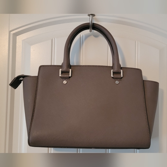 EUC Michael Kors Shoulder Bag - Picture 2 of 8